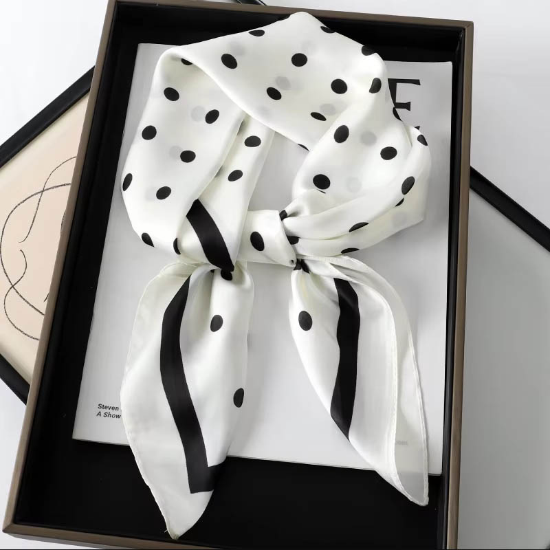 Luxury Lady Hair Dot Scarf Fem - Scarf Silk Square recension och pris